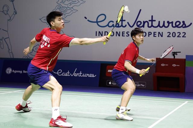 开云体育视频直播-马来西亚队横扫中国队，黄鸭组合点燃赛场